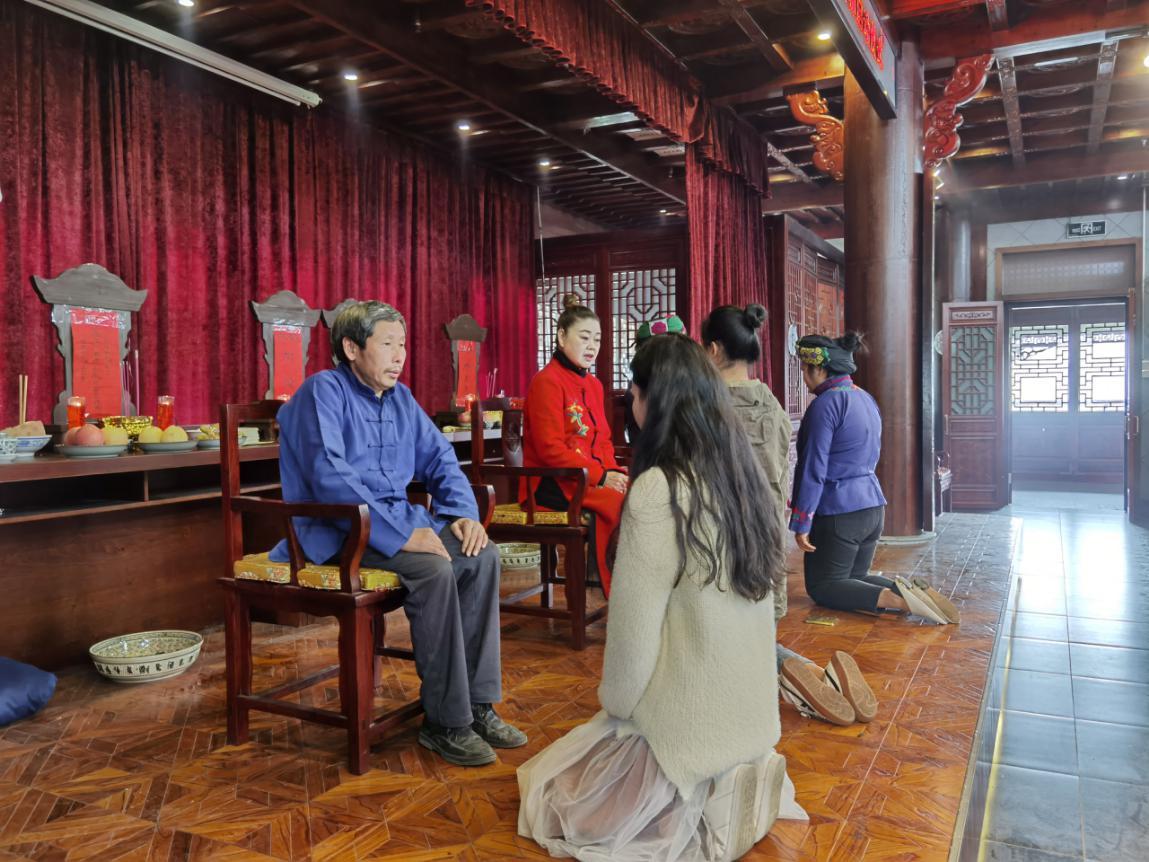 泸溪县多名青年拜师学艺成为非遗项目衣钵传人