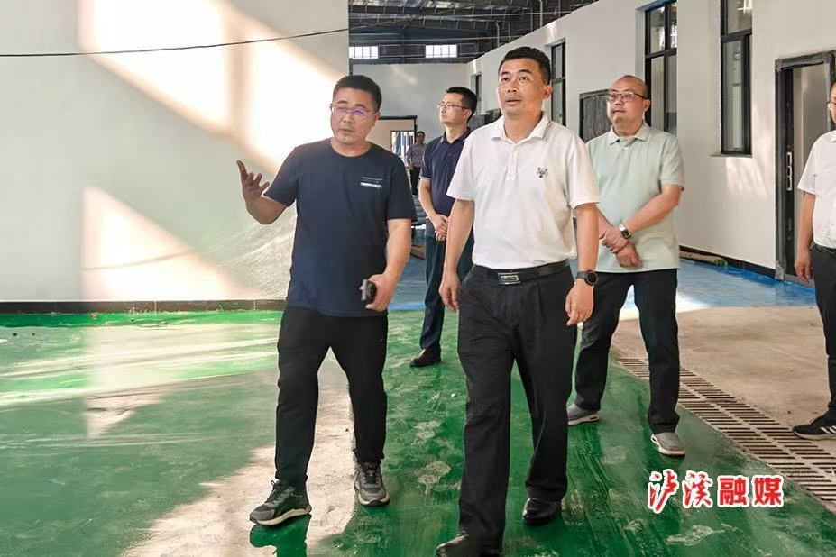 符家波督导检查工业企业安全生产工作